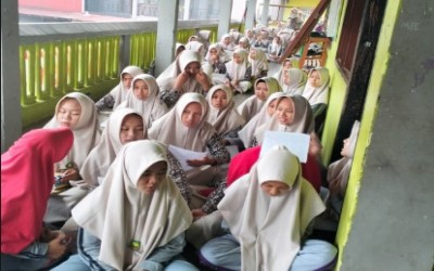 BEMBIASAAN SANTRI MEMBACA ASMAUL HUSNA SEBELUM PEMBELAJARAN DIMULAI